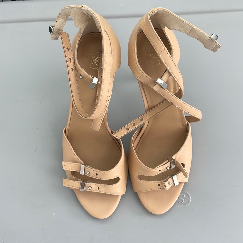 VGUC ann Taylor strappy heeled sandals size 6.5